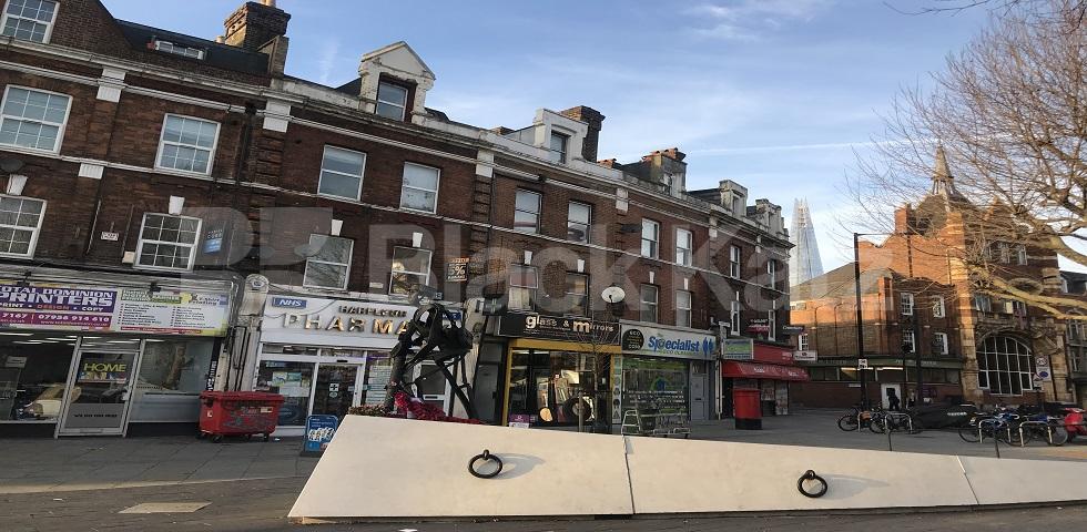 			LET , 2 Bedroom, 1 bath, 1 reception Apartment			 Tower Bridge Road, London Bridge